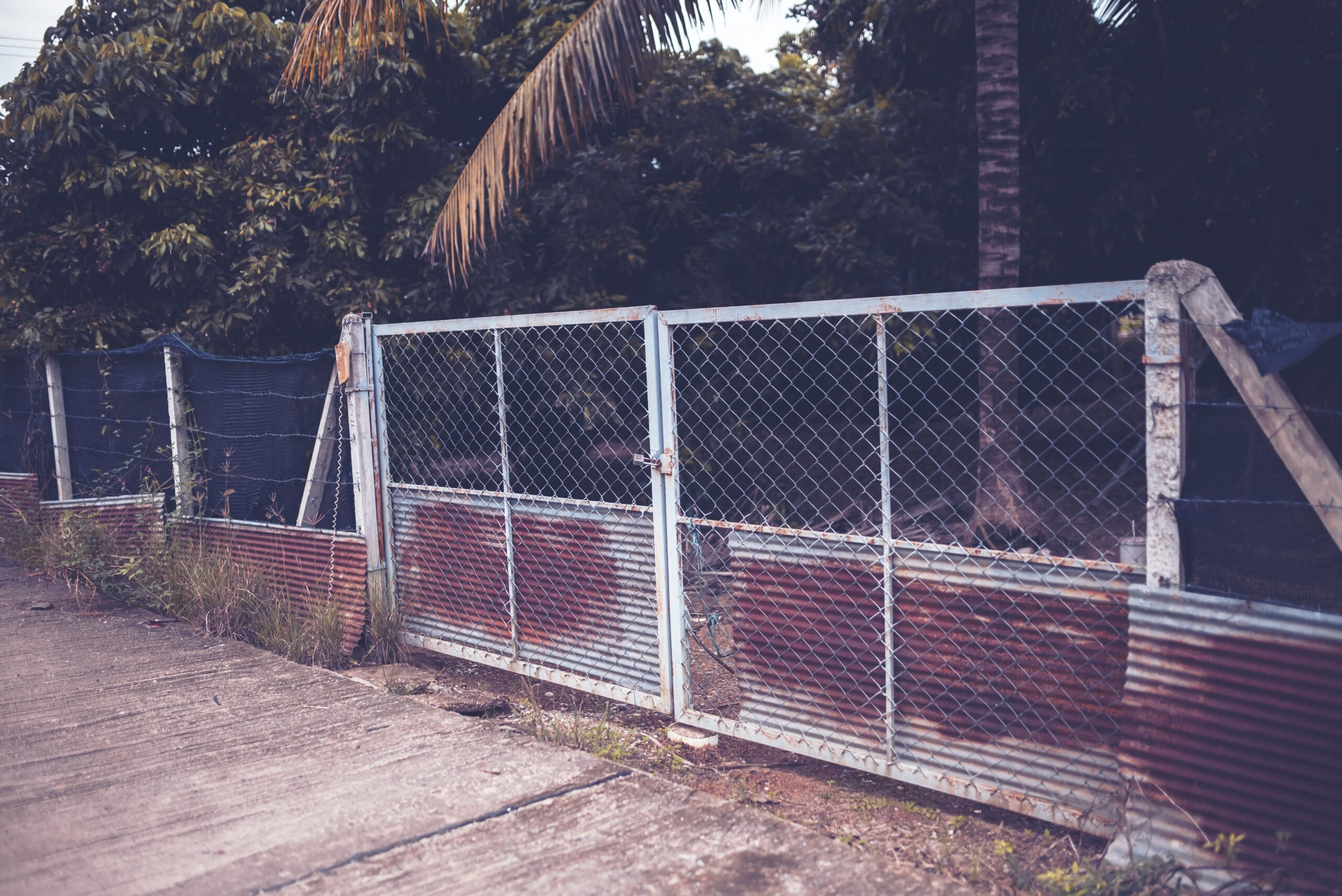 Top Tips for Maintaining Electric Gates in Houston’s Climate